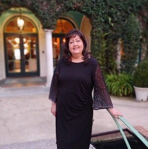 Meet your Posher, Laura